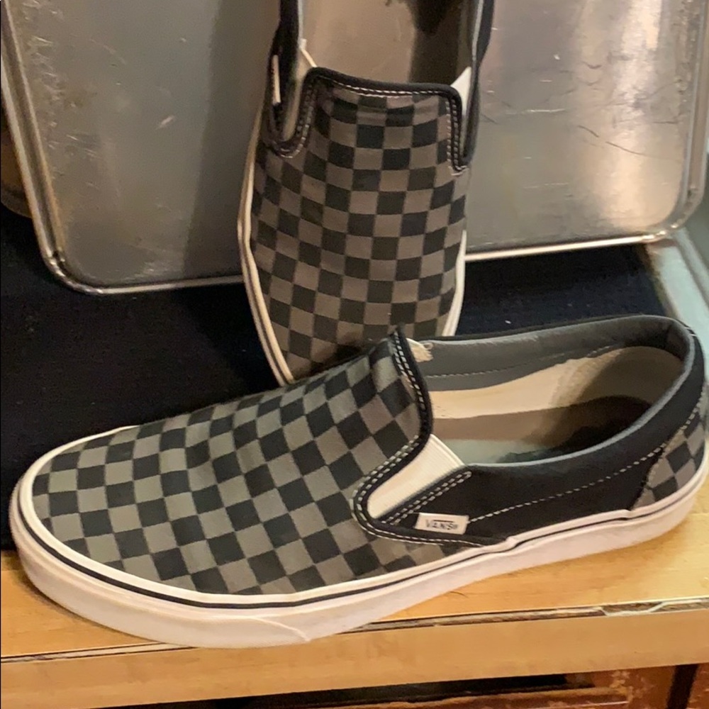 Checkered Van E.U.C